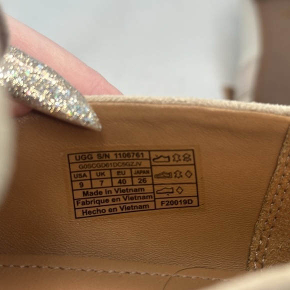 UGG | Charlotte Buckle Loafer - Picture 10 of 10
